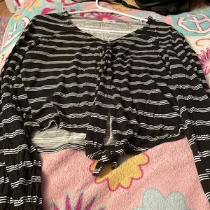 •black/white striped blouse•